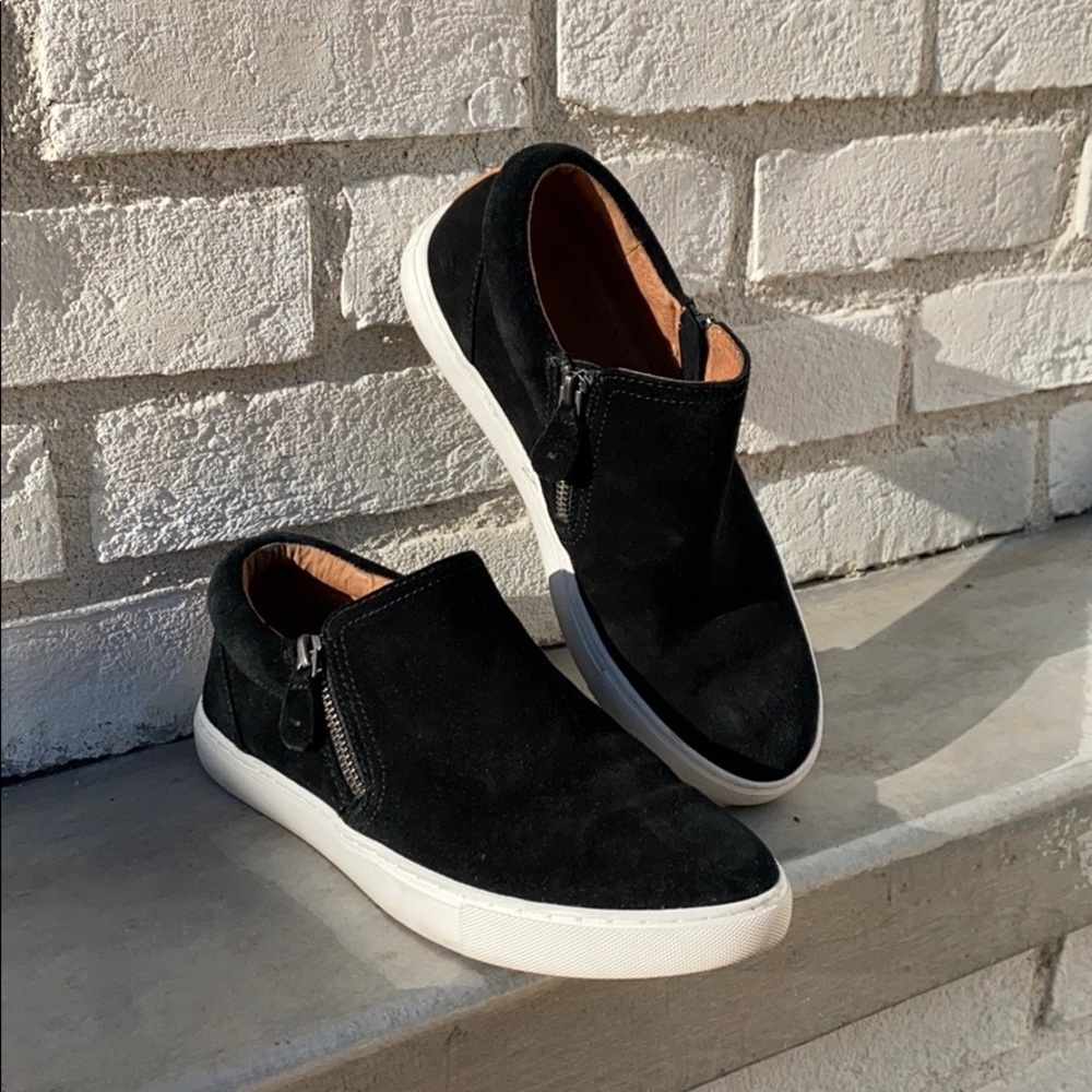 Gentle Souls Kenneth Cole Suede Sneaker